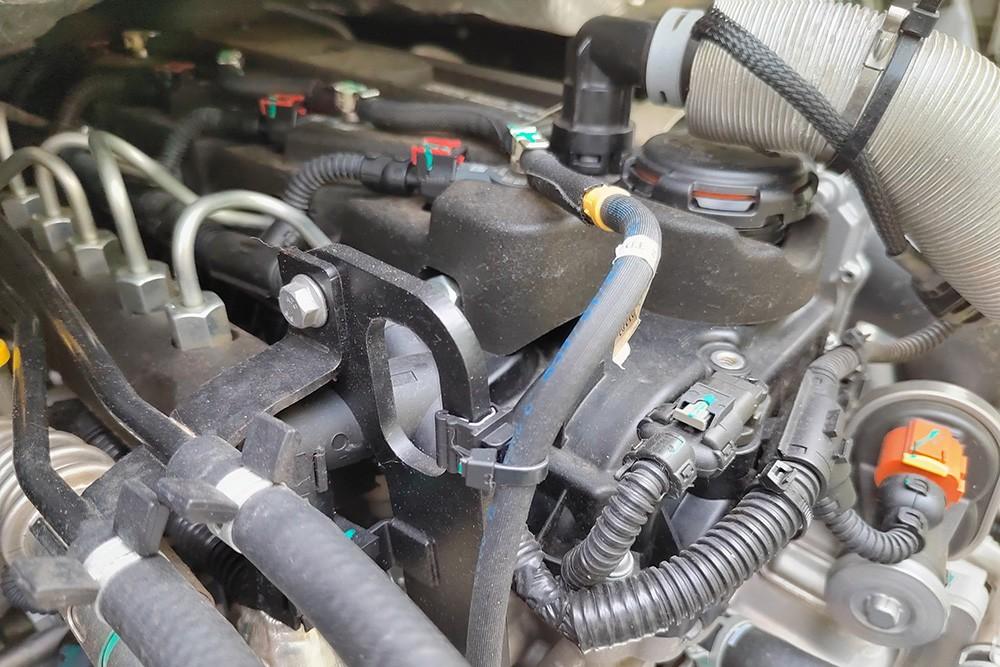 行業首款搭載獨立懸架+采埃孚自動擋高端輕卡 城市夢想輕卡歐馬可X pro靜態實拍解析