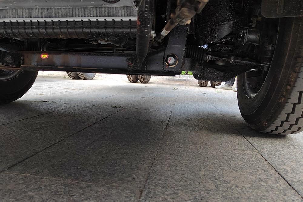 行業首款搭載獨立懸架+采埃孚自動擋高端輕卡 城市夢想輕卡歐馬可X pro靜態實拍解析